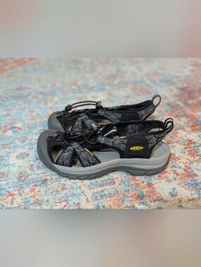 KEEN Venice H2 Women’s 7 Black Gray Outdoor Hiking Water Closed Toe Sandals